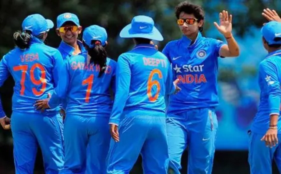 महिला क्रिकेट टीम पर हुई इनामों की बारिश