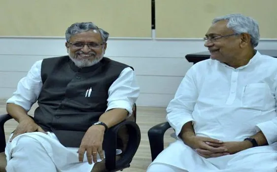 सुबह 10 बजे मुख्यमंत्री पद की शपथ लेंगे नीतीश कुमार, राजभवन के बाहर धरने पर बैठे RJD विधायक