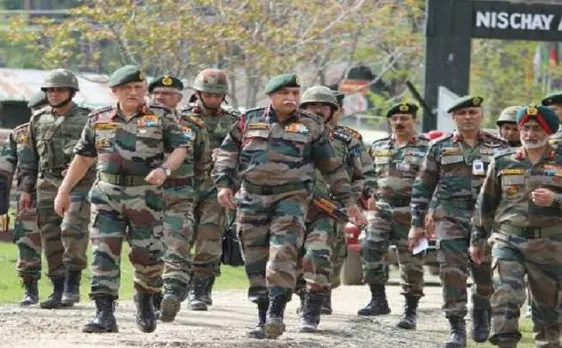 सेना प्रमुख बिपिन रावत का LoC दौरा, सुरक्षा इंतजामो का लिया जायजा