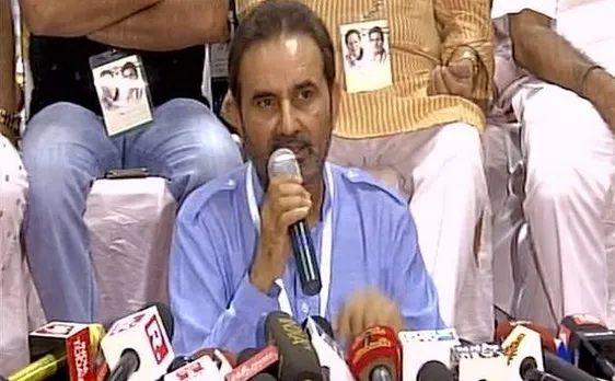 गुजरात संकट: कांग्रेस ने कहा, 22 विधायकों को तोड़ना चाहती थी बीजेपी, 15 करोड़ रुपये का था ऑफर