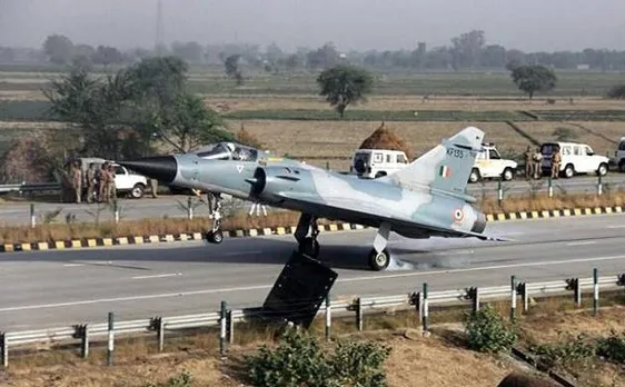 देश के 21 हाईवे बनेंगे एयर फोर्स विमानों के रनवे, आपात लैंडिंग के लिए होगा इस्तेमाल