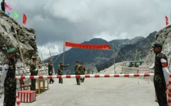 चीन के दावे को भारत ने खारिज किया, डाकोला से नहीं हटे हैं भारतीय जवान