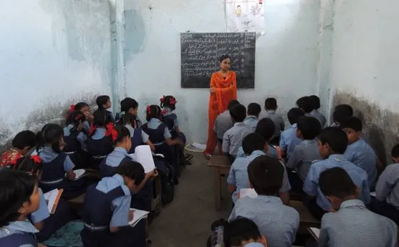 बिहार: शिक्षा विभाग का बड़ा फैसला, 50 के बाद नही पढ़ा सकेंगे शिक्षक