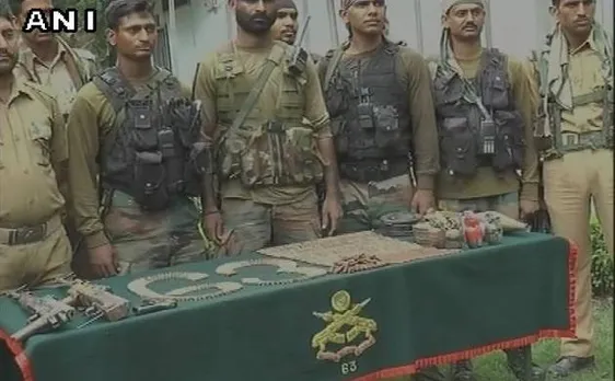 सुरक्षाबलों ने किया राजौरी में आतंकवादी ठिकाने का भंडाफोड़, एके-56 समेत कई हथियार बरामद