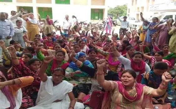 यूपी : शिक्षामित्रों का मानदेय घटाने का फर्जी आदेश वायरल, मचा हड़कंप
