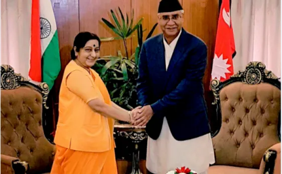 डाकोला विवाद के बीच नेपाल के प्रधानमंत्री देउबा से मिलीं सुषमा स्वराज