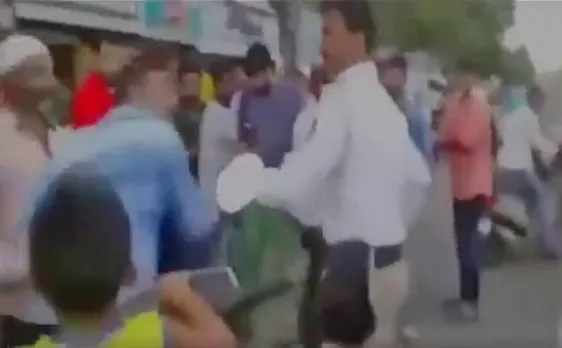 महाराष्ट्र के वसई में ट्रैफिक हवलदार की पिटाई, वीडियो वायरल