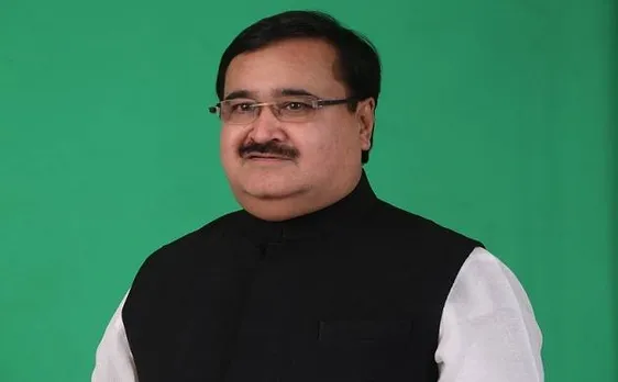 सीएम फडणवीस ने अपनी ही पार्टी के मंत्री प्रकाश मेहता के खिलाफ लोकायुक्त जांच को दी मंजूरी