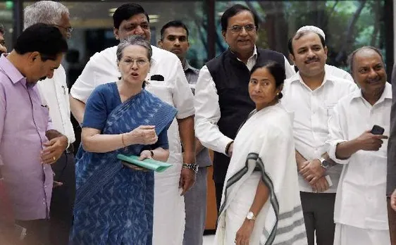 नीतीश कुमार के बाद अब शरद पवार ने विपक्षी खेमे से बनाई दूरी, सोनिया की बैठक में नहीं पहुंची NCP