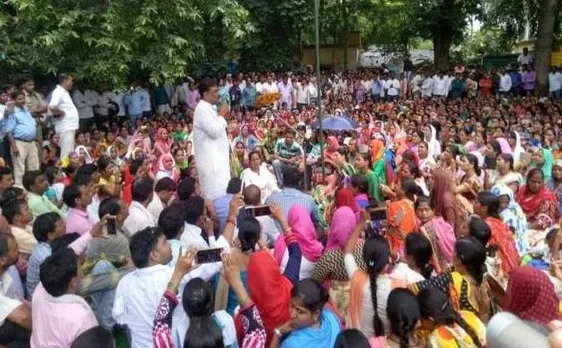 उत्तर प्रदेश: शिक्षामित्रों को नही मिलेगी रियायत, नवंबर में देना होगा TET एग्जाम