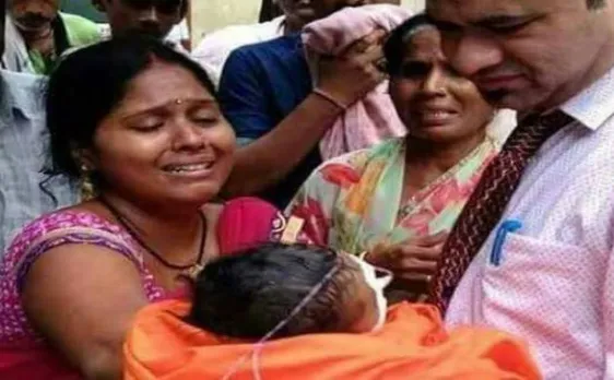 गोरखपुर हादसा: मौत के ताडंव के बीच मसीहा बने डॉक्टर कफील, खुद लेकर आए दर्जन भर ऑक्सीजन के सिलेंडर
