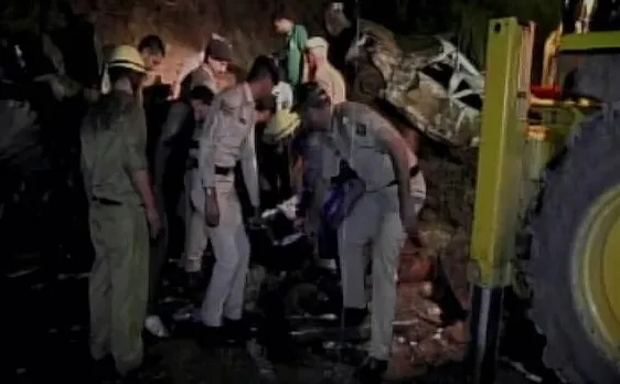 हिमाचल प्रदेश: मंडी में मनाली-पठानकोट NH-154 पर भूस्खलन, 7 लोगों की मौत