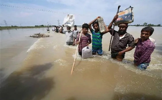 बिहार में बाढ़ से भीषण तबाही, अब तक 56 की मौत, 63 लाख लोग प्रभावित