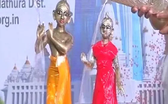 रात 12 बजे श्रीकृष्ण के रंग में डूबे श्रृद्धालु, मंदिरों मे गूंजा 'जय कन्हैया लाल की'