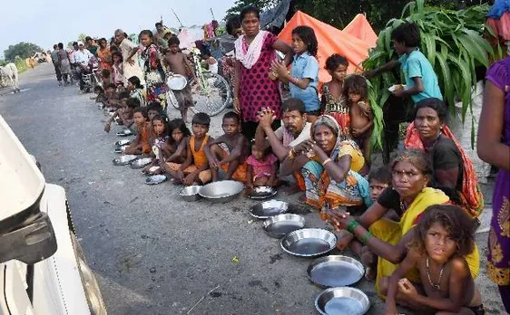 बाढ़ का कहर जारी, बिहार, UP, बंगाल, असम में अब तक 300 से अधिक लोगों की मौत