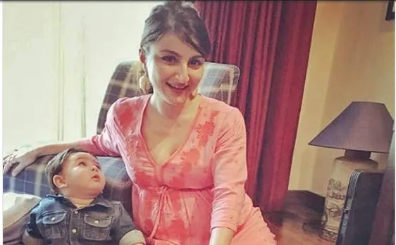 सोहा अली खान के Baby Shower में बुआ को देखते ही रह गए नन्हें तैमूर