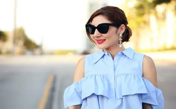 ग्लैमरस लुक के लिए चुनें स्टाइलिश स्टेटमेंट शोल्डर ड्रेस