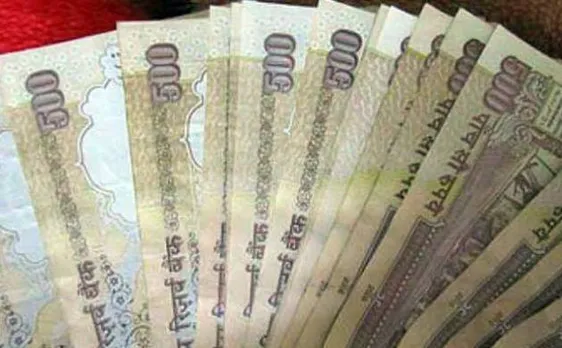 उप्र : पूर्व मंत्री की गाड़ी से 30 लाख रुपये के पुराने नोट हुए बरामद