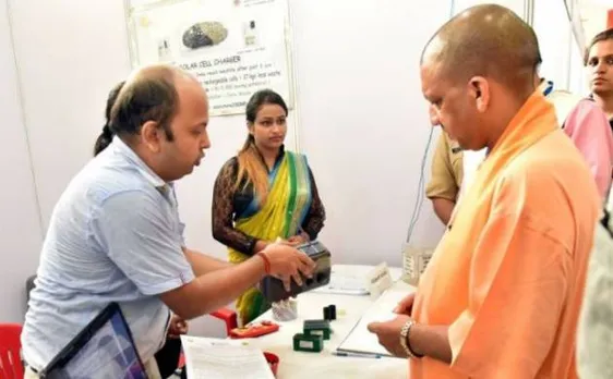 गोरखपुर हादसे पर योगी आदित्यनाथ का विवादित बयान, ऐसा न हो लोग बच्चों को सरकार के भरोसे छोड़ दें