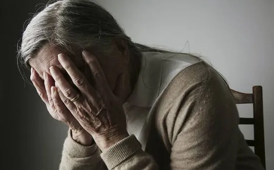 Video: बूढ़ों में तेजी से बढ़ता है डिप्रेशन, इन 7 तरीकों से करें मदद