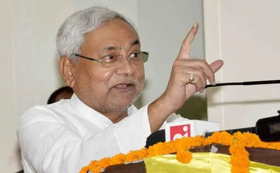 नीतीश ने किया पलटवार, कहा मीडिया के 'डार्लिंग' हैं लालू, जो कहते हैं वो छपता है