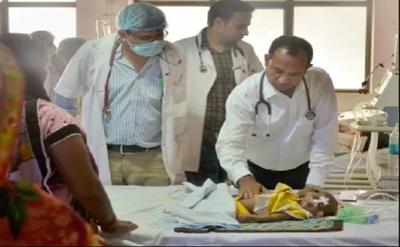 गोरखपुर बीआरडी हादसा: नहीं थम रहा बच्चों की मौत का सिलसिला, 24 घंटे में 10 और बच्चो की मौत