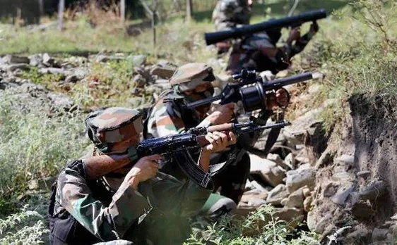 जम्मू-कश्मीर: पाकिस्तान ने पुंछ में तोड़ा सीजफायर, सेना के दो पोर्टर घायल