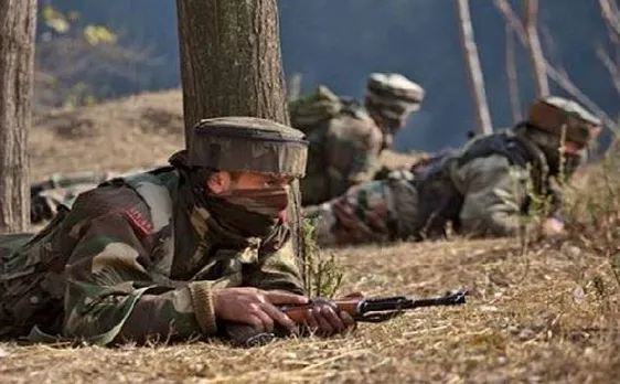 जम्मू-कश्मीर: सोपोर में मुठभेड़ जारी, एक आतंकी ढेर, पूंछ में पाक ने किया सीजफायर उल्लंघन