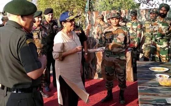 निर्मला सीतारमण तीनों आर्मी चीफ और रक्षा सचिवों के साथ हर दिन करेंगी बैठक
