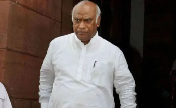 अहमदाबाद-मुंबई बुलेट ट्रेन परियोजना आर्थिक रूप से व्यावहारिक नहीं: खड़गे