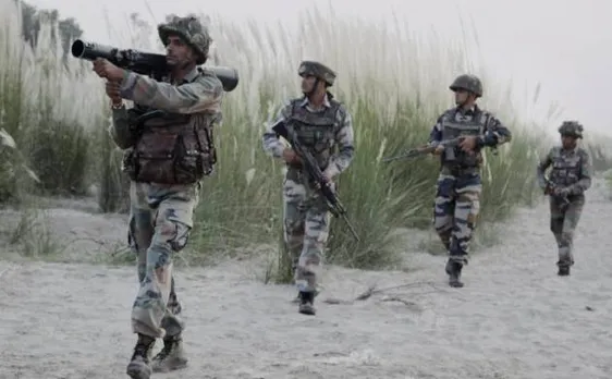 जम्मू-कश्मीर: अरनिया में लगातार तीसरे दिन पाकिस्तान की गोलीबारी, 1 की मौत, 5 घायल