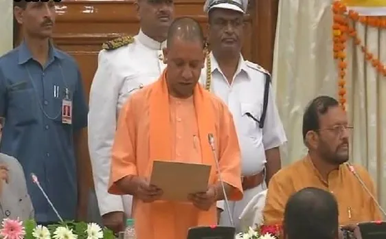 योगी आदित्यनाथ संग 4 मंत्रियों ने ली विधान परिषद सदस्यता की शपथ