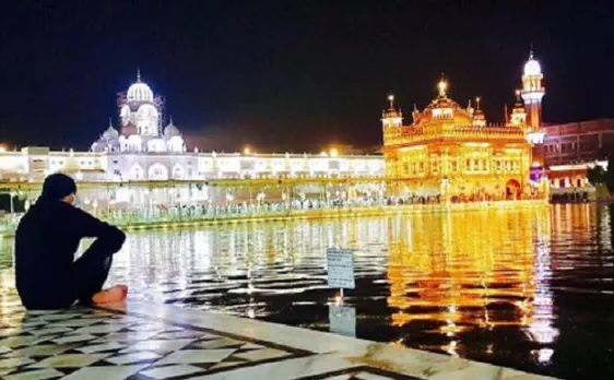 अक्षय कुमार पहुंचे स्वर्ण मंदिर, बोले- यह किसी ख्वाब से कम नहीं है