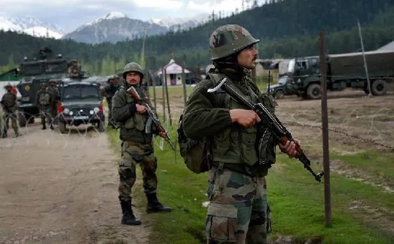 सेना के कमांडर ने कहा, कश्मीर में आतंकवाद की कमर टूटी, राजनीतिक पहल की जरूरत