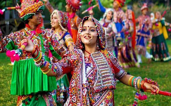 #Navratri2017: गुजरात में ऐसे शुरू हुई डांडिया खेलने की प्रथा