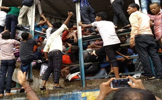 मुंबई के एलफिंस्टन रेलवे स्टेशन पर भगदड़ की वजह से हुआ हादसा: रेल राज्य मंत्री