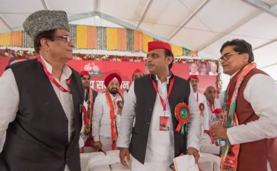 अखिलेश को शिवपाल ने दी बधाई, समाजवादी पार्टी में थमी कलह!
