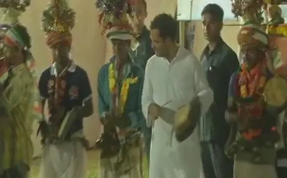 गुजरात में किसानों के साथ थिरके राहुल गांधी, देखें वीडियो