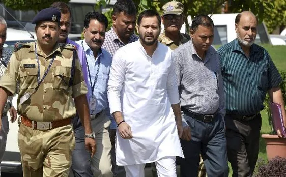 रेलवे टेंडर घोटाला: लालू के बेटे तेजस्वी ED के समक्ष हुए पेश