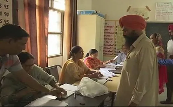 पंजाब: गुरदासपुर उपचुनाव में 25 फीसदी मतदान, कई जगह मामूली झड़पें