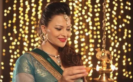 दिवाली 2017: शहनाज हुसैन के टिप्स से चमकाएं बाल, हाथ और नाखून