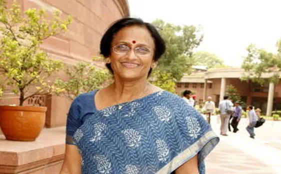 यूपी: मंत्री रीता बहुगुणा के घर के बाहर महिला ने खुद पर डाला केरोसीन, लोगों ने बचाया