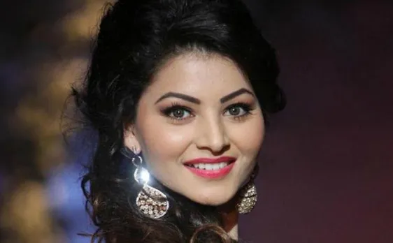 'हेट स्टोरी' एक्ट्रेस उर्वशी रौतेला सेट पर हुई घायल, पैरों में लगी चोट