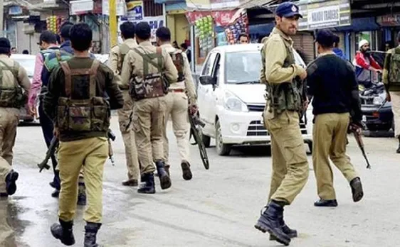 जम्मू-कश्मीर: आतंकियों ने त्राल में MLA मुश्ताक अहमद के घर पर फेंके ग्रेनेड