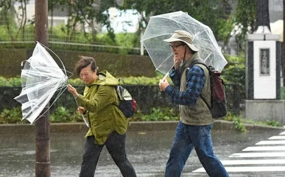 जापान में तूफान लैन की दस्तक, सैकड़ों उड़ानें रद्द