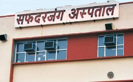 सफदरजंग में 10 साल के मासूम की हुई अनोखी सर्जरी, करंट से हाथ जलने के बाद लगी पैर की उंगलियां