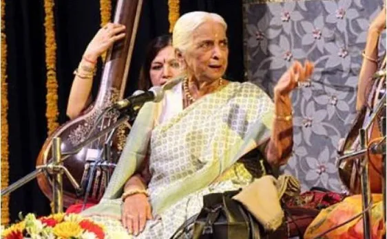ठुमरी काे लोकप्रिय बनाने वाली मशहूर लोकगायिका गिरिजा देवी का निधन