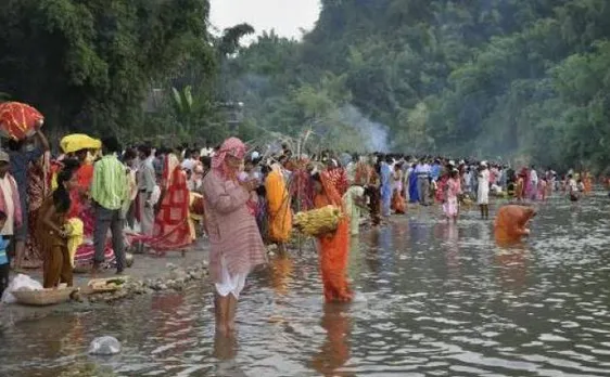 आज दिया जाएगा डूबते सूर्य को अर्घ्य, जानिए शुभ मुहूर्त