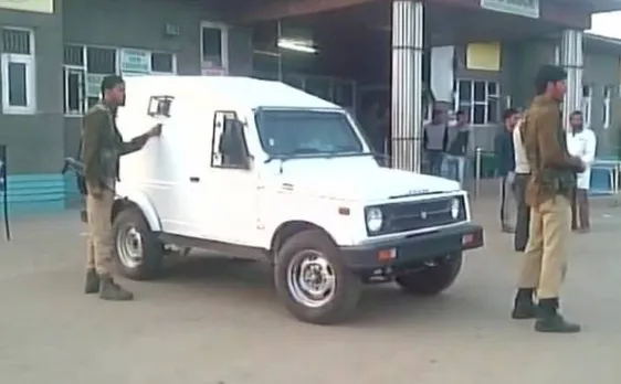 जम्मू-कश्मीर: कुलगाम में पुलिस थाने पर ग्रेनेड हमला, 3 घायल