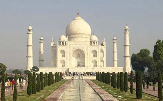 सुप्रीम कोर्ट ने ताजमहल के पास बन रही मल्टीलेवेल पार्किंग को तोड़ने पर लगाई रोक